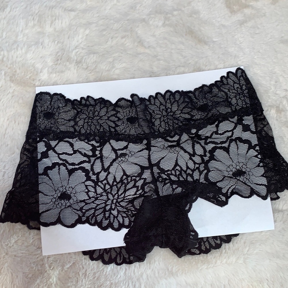 Xs Victoria’s Secret Black Cheeky Boyshort Panty